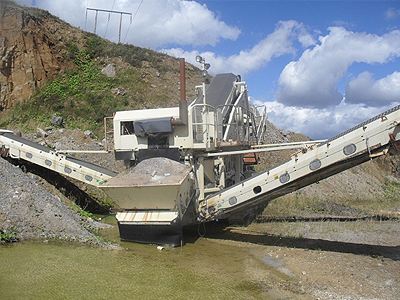 Metso Nordberg Lokotrack ST620 screener on site (1)