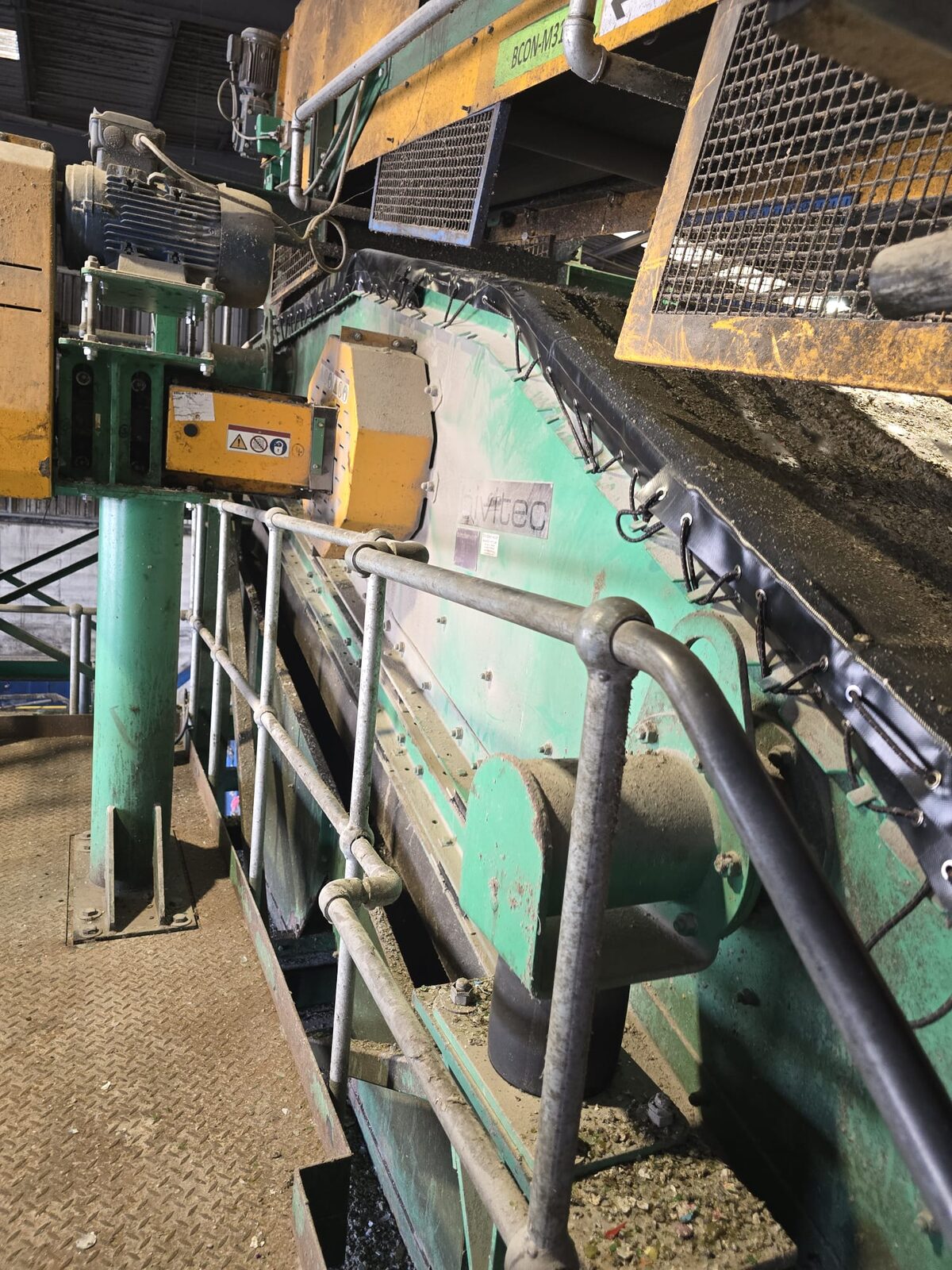 A flip-flow screen working on real material on site